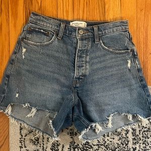 Abercrombie & fitch the dad short high rise 27 size 4. Denim shorts high waist